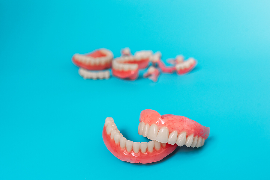 A Complete Guide to Dentures: Restoring Your Smile & Confidence in Houston, TX